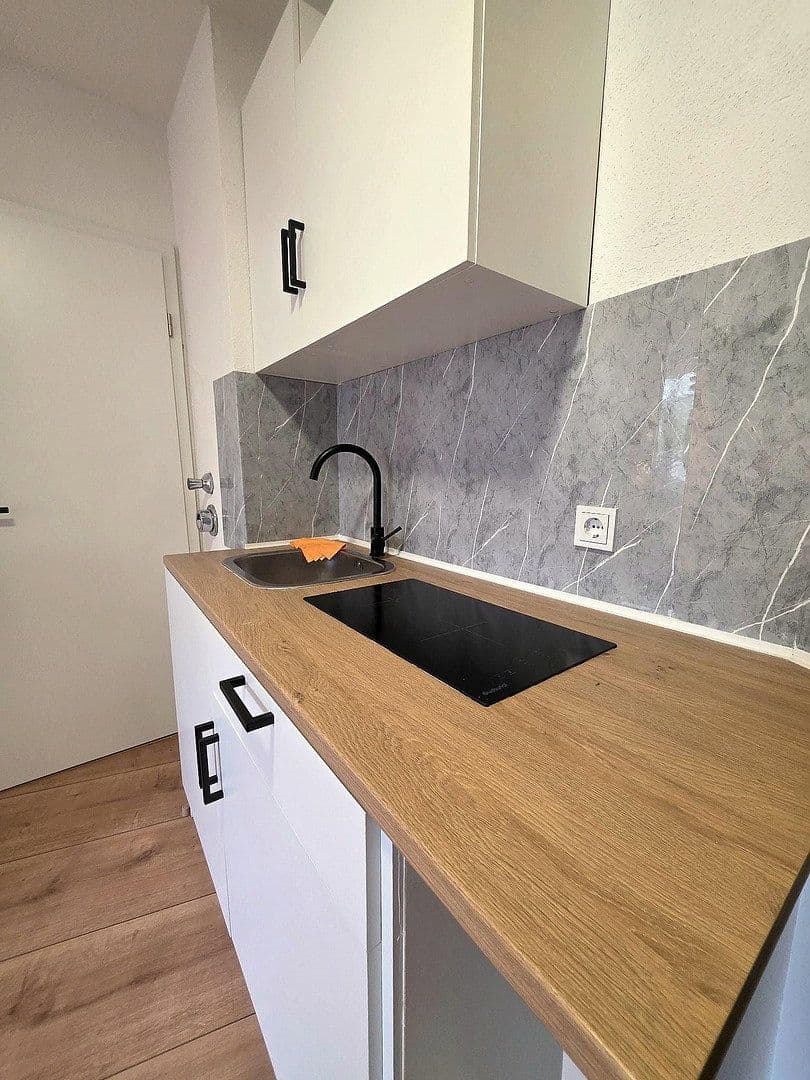 Prenájom bytu 2-izbový 35 m², Bergerstr. 197, Köln, Severné Porýnie - Westfálsko Prenájom bytu 2-izbový 35 m², Bergerstr. 197, Köln, Severné Porýnie - Westfálsko