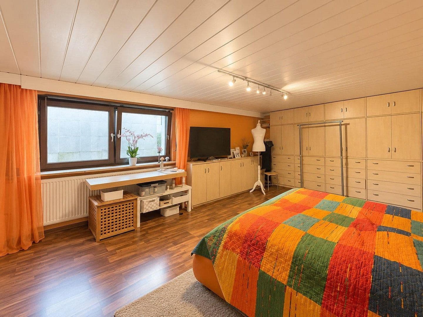 Predaj domu 217 m², pozemok 591 m², Heusenstamm, Hesensko Predaj domu 217 m², pozemok 591 m², Heusenstamm, Hesensko