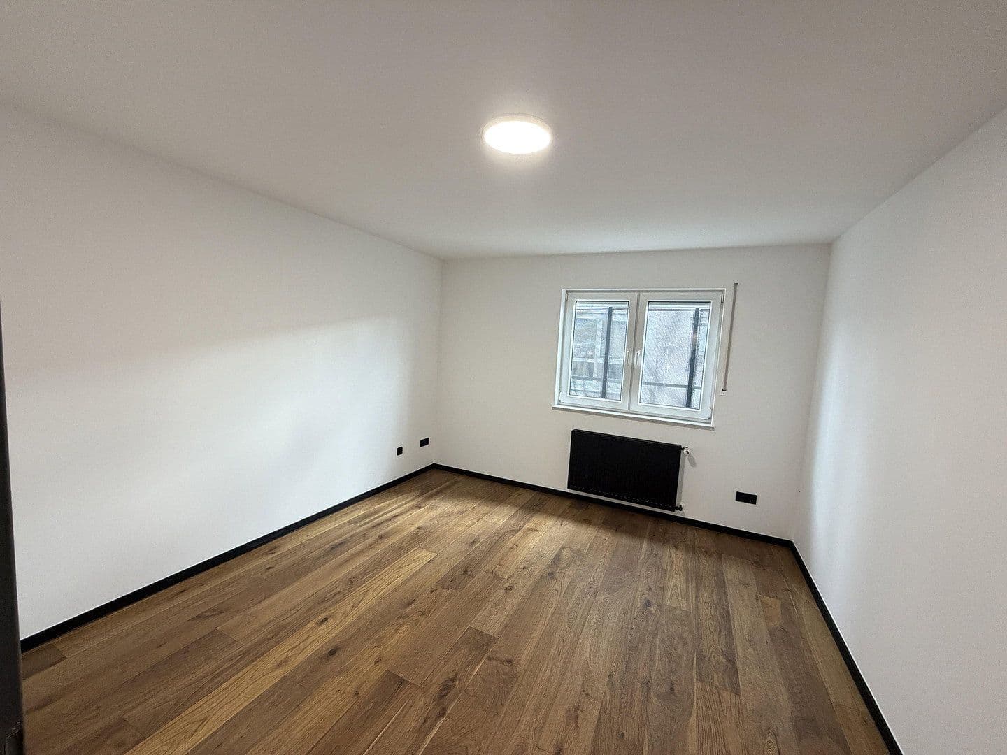 Prenájom bytu 3-izbový 119 m², Mottmannstraße 5b, Troisdorf, Severné Porýnie - Westfálsko Prenájom bytu 3-izbový 119 m², Mottmannstraße 5b, Troisdorf, Severné Porýnie - Westfálsko