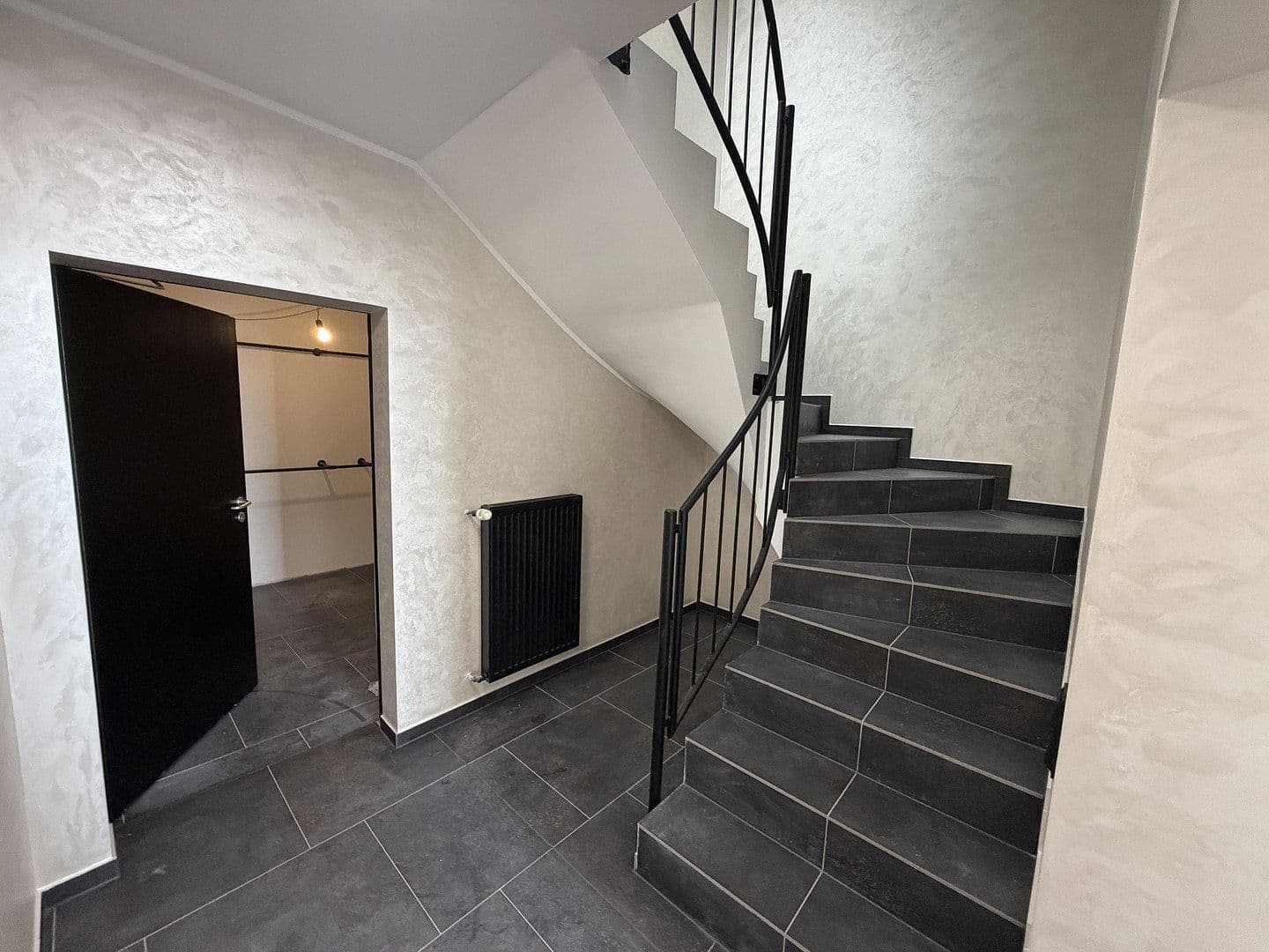 Prenájom bytu 3-izbový 145 m², Mottmannstraße 5b, Troisdorf, Severné Porýnie - Westfálsko Prenájom bytu 3-izbový 145 m², Mottmannstraße 5b, Troisdorf, Severné Porýnie - Westfálsko