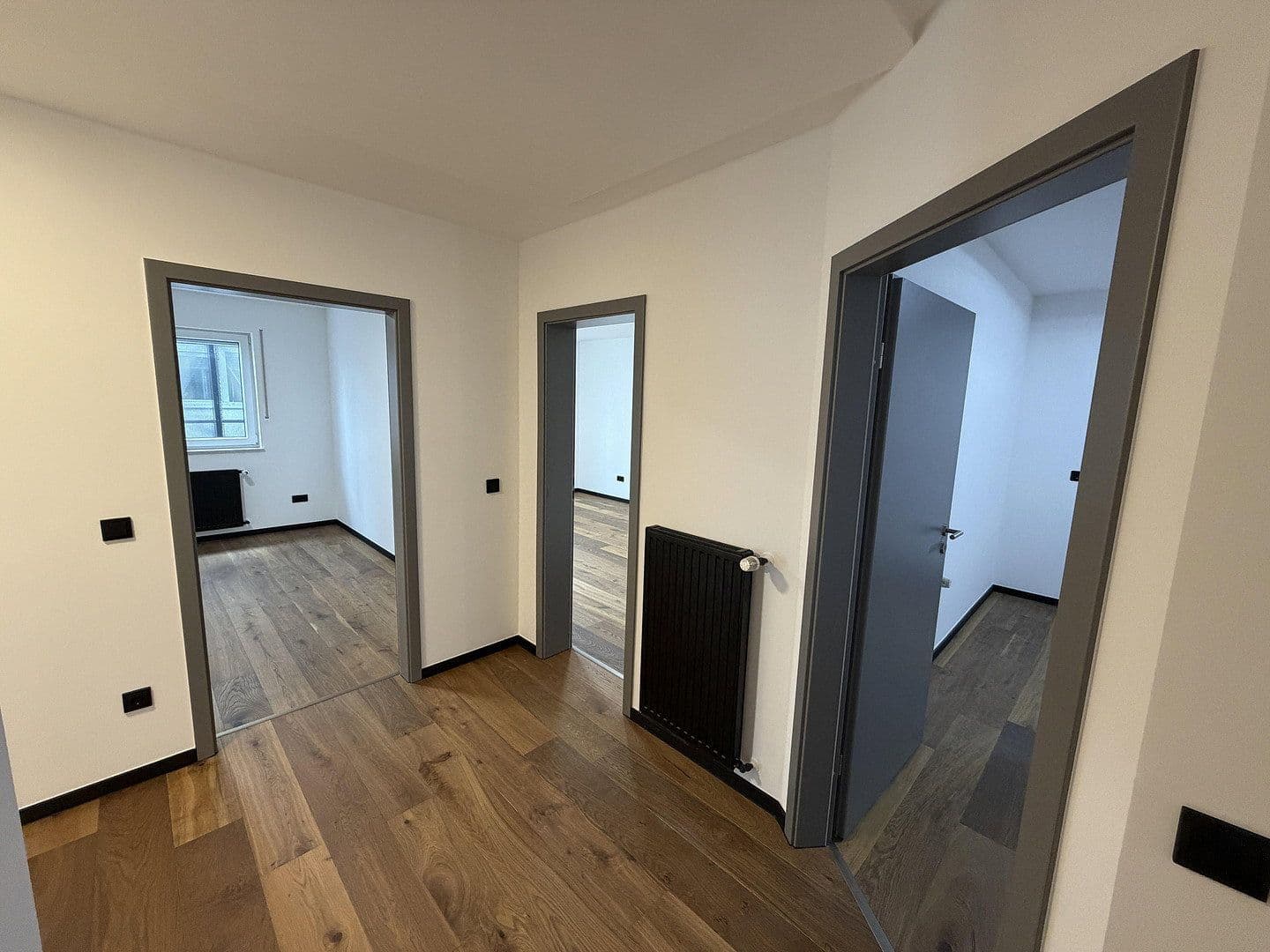 Prenájom bytu 7-izbový 265 m², Mottmannstraße 5b, Troisdorf, Severné Porýnie - Westfálsko Prenájom bytu 7-izbový 265 m², Mottmannstraße 5b, Troisdorf, Severné Porýnie - Westfálsko