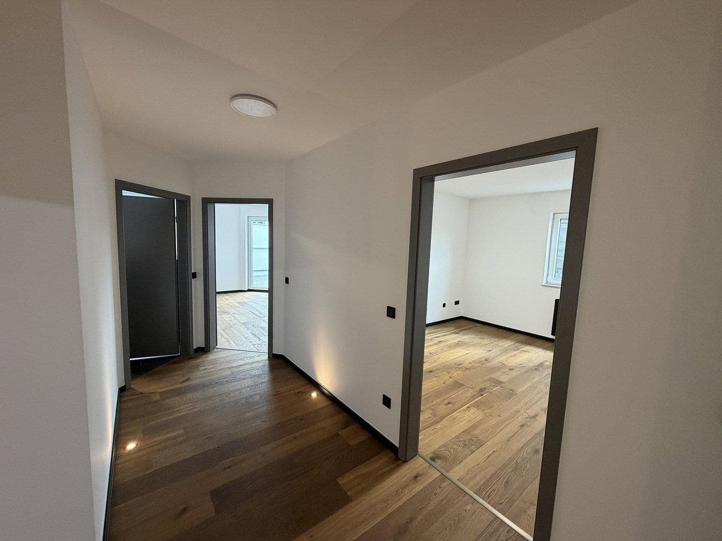 Prenájom bytu 7-izbový 265 m², Mottmannstraße 5b, Troisdorf, Severné Porýnie - Westfálsko Prenájom bytu 7-izbový 265 m², Mottmannstraße 5b, Troisdorf, Severné Porýnie - Westfálsko