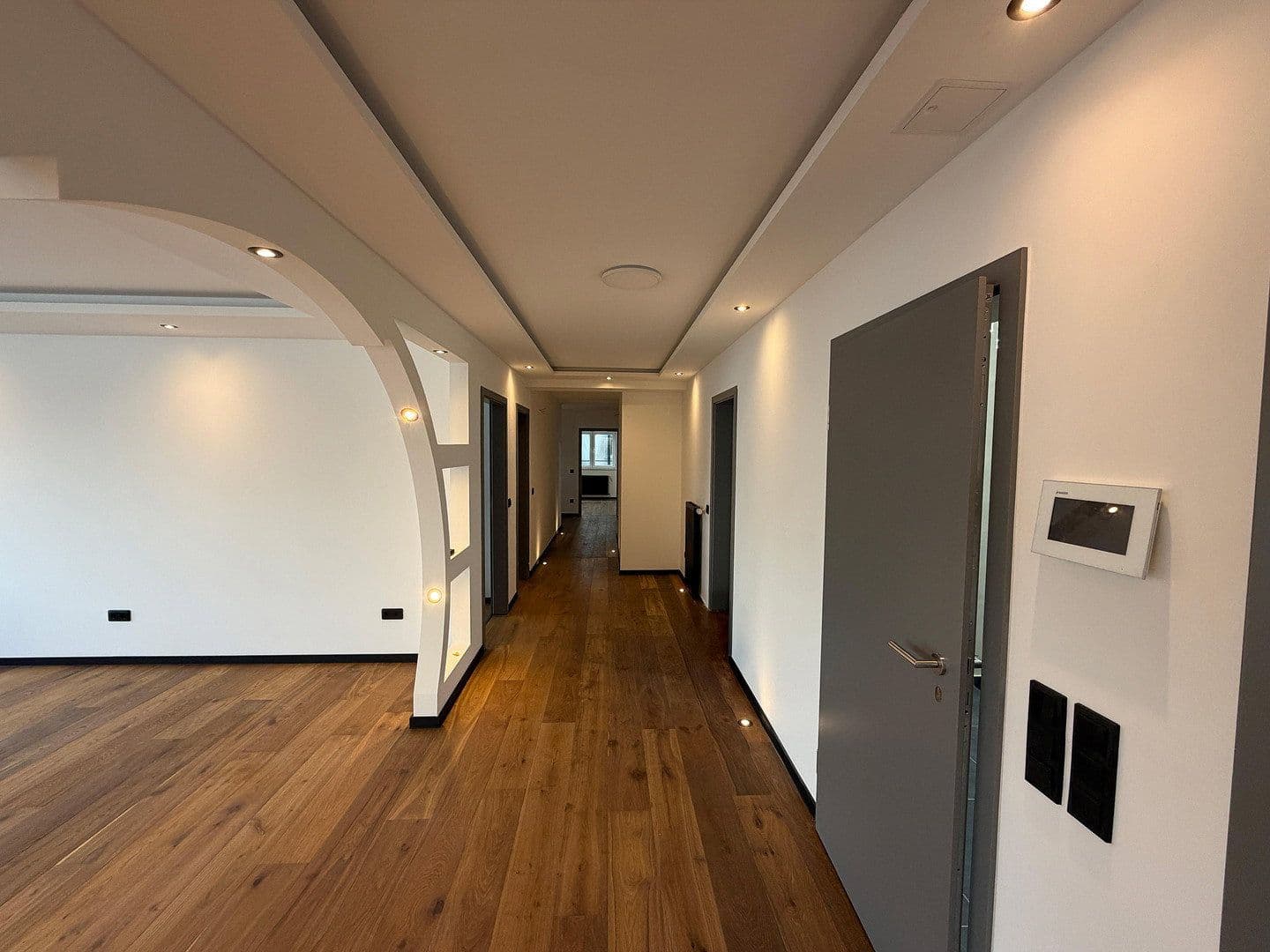 Prenájom bytu 7-izbový 265 m², Mottmannstraße 5b, Troisdorf, Severné Porýnie - Westfálsko Prenájom bytu 7-izbový 265 m², Mottmannstraße 5b, Troisdorf, Severné Porýnie - Westfálsko