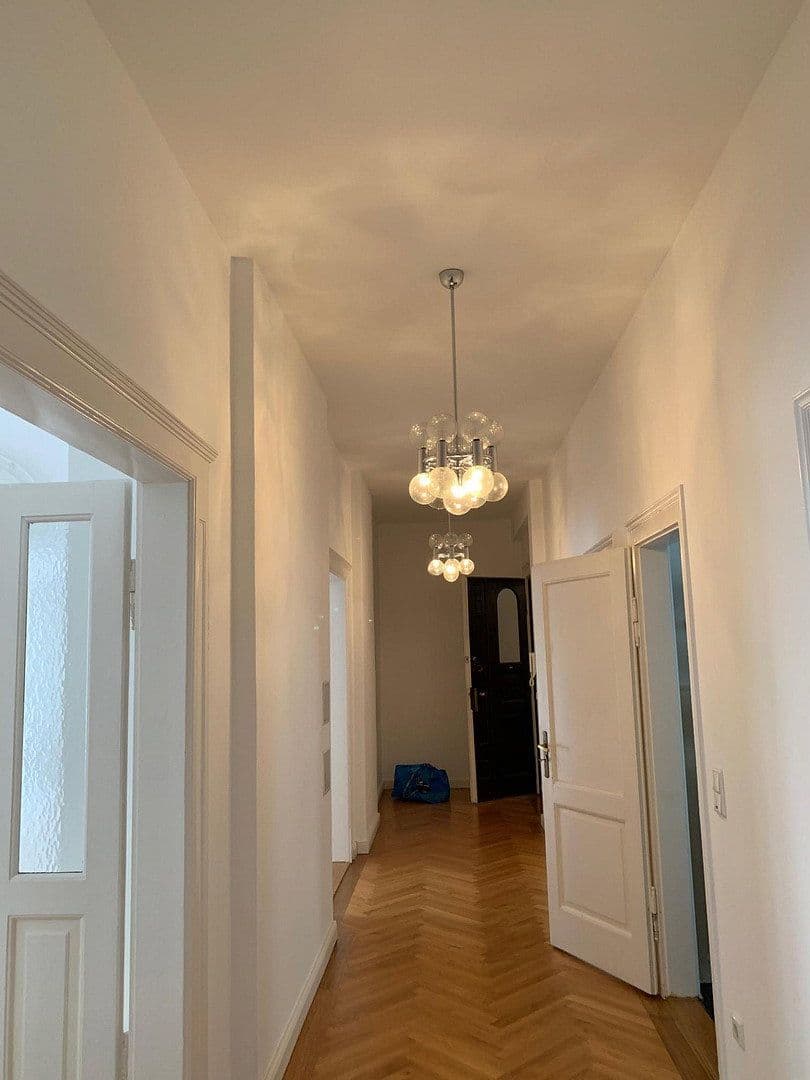 Prenájom bytu 3-izbový 102 m², München, Bavorsko Prenájom bytu 3-izbový 102 m², München, Bavorsko