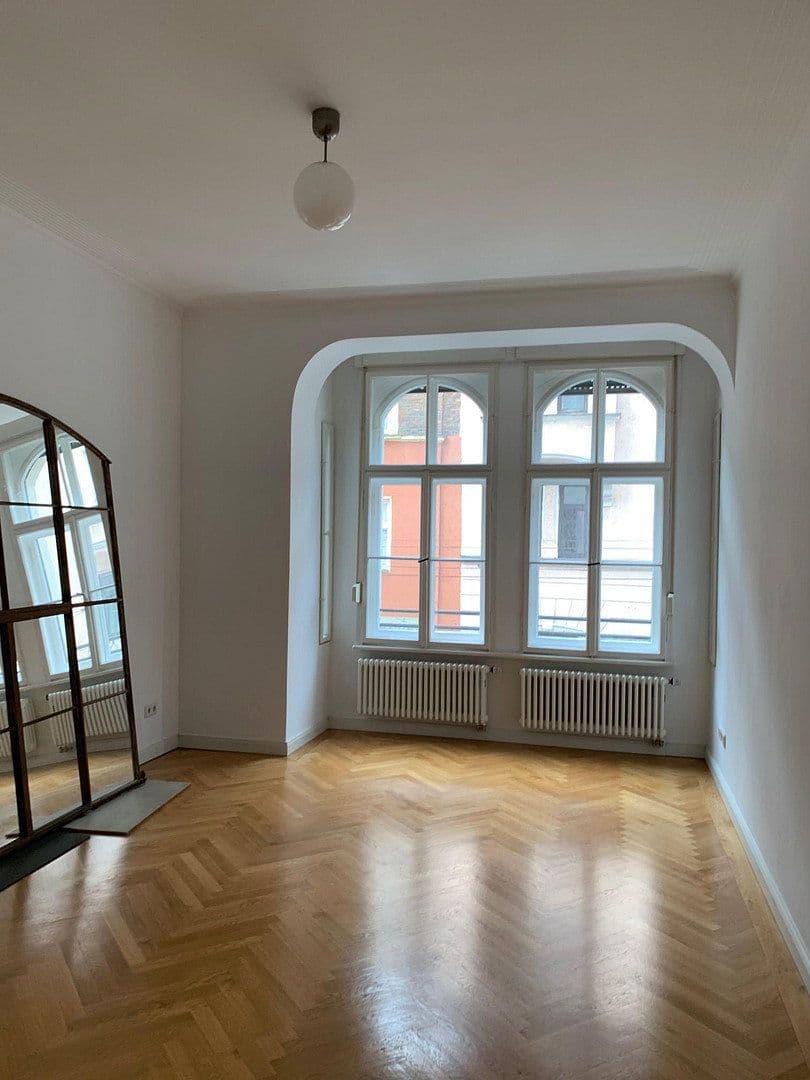 Prenájom bytu 3-izbový 102 m², München, Bavorsko Prenájom bytu 3-izbový 102 m², München, Bavorsko
