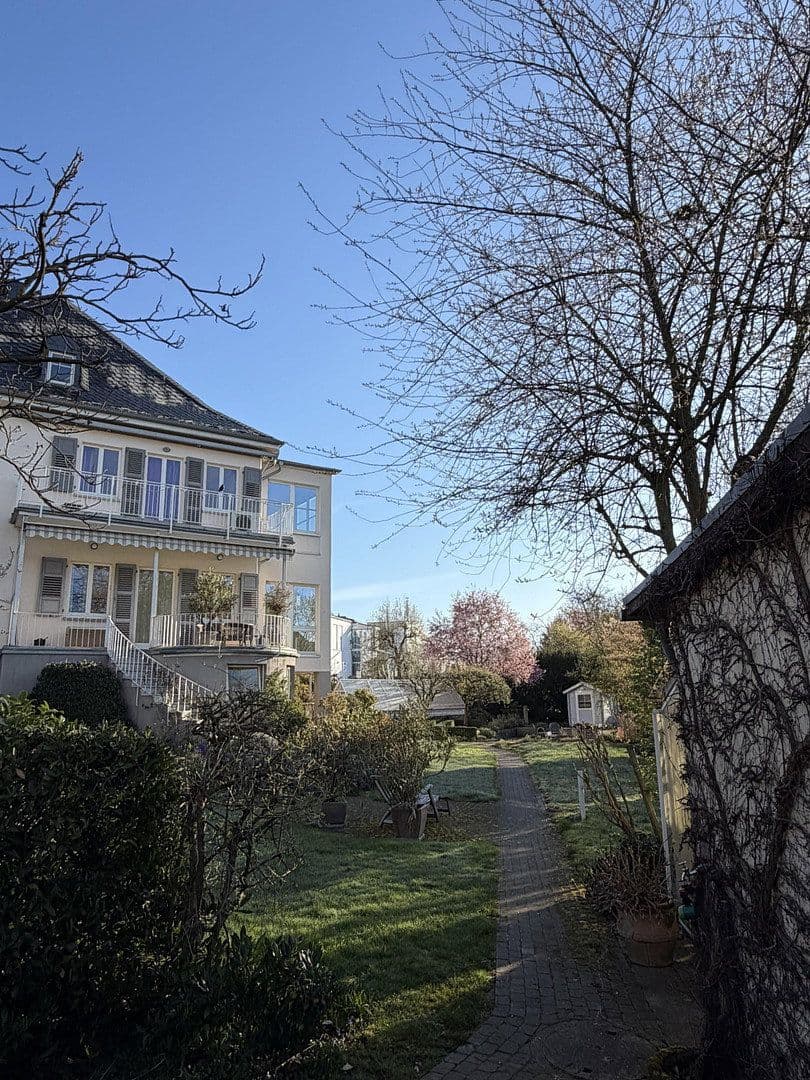 Predaj domu 279 m², pozemok 1.066 m², Limburg an der Lahn, Hesensko Predaj domu 279 m², pozemok 1.066 m², Limburg an der Lahn, Hesensko