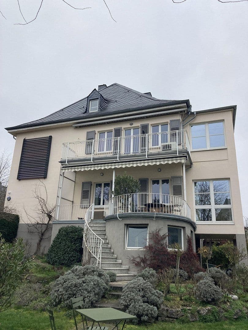 Predaj domu 279 m², pozemok 1.066 m², Limburg an der Lahn, Hesensko Predaj domu 279 m², pozemok 1.066 m², Limburg an der Lahn, Hesensko