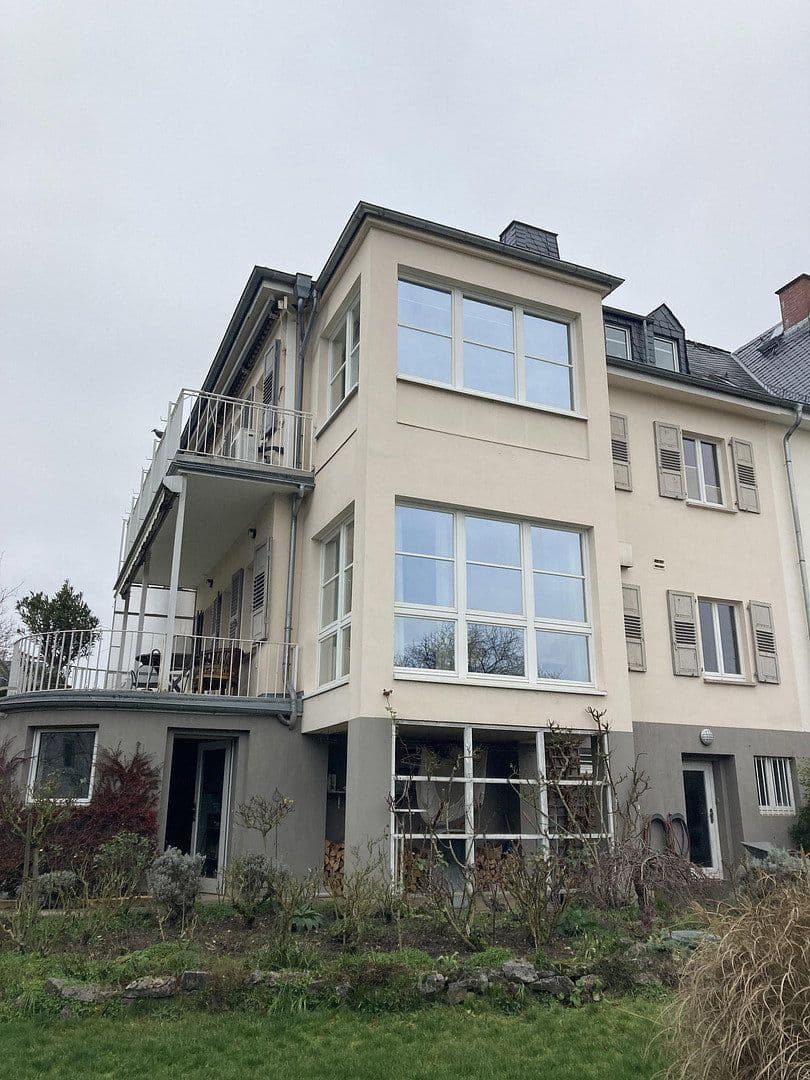 Predaj domu 279 m², pozemok 1.066 m², Limburg an der Lahn, Hesensko Predaj domu 279 m², pozemok 1.066 m², Limburg an der Lahn, Hesensko