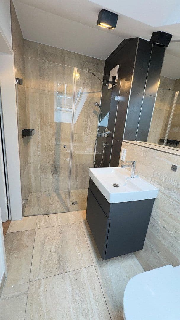 Prenájom bytu 2-izbový 32 m², Stümpflingstrasse 5, München, Bavorsko Prenájom bytu 2-izbový 32 m², Stümpflingstrasse 5, München, Bavorsko