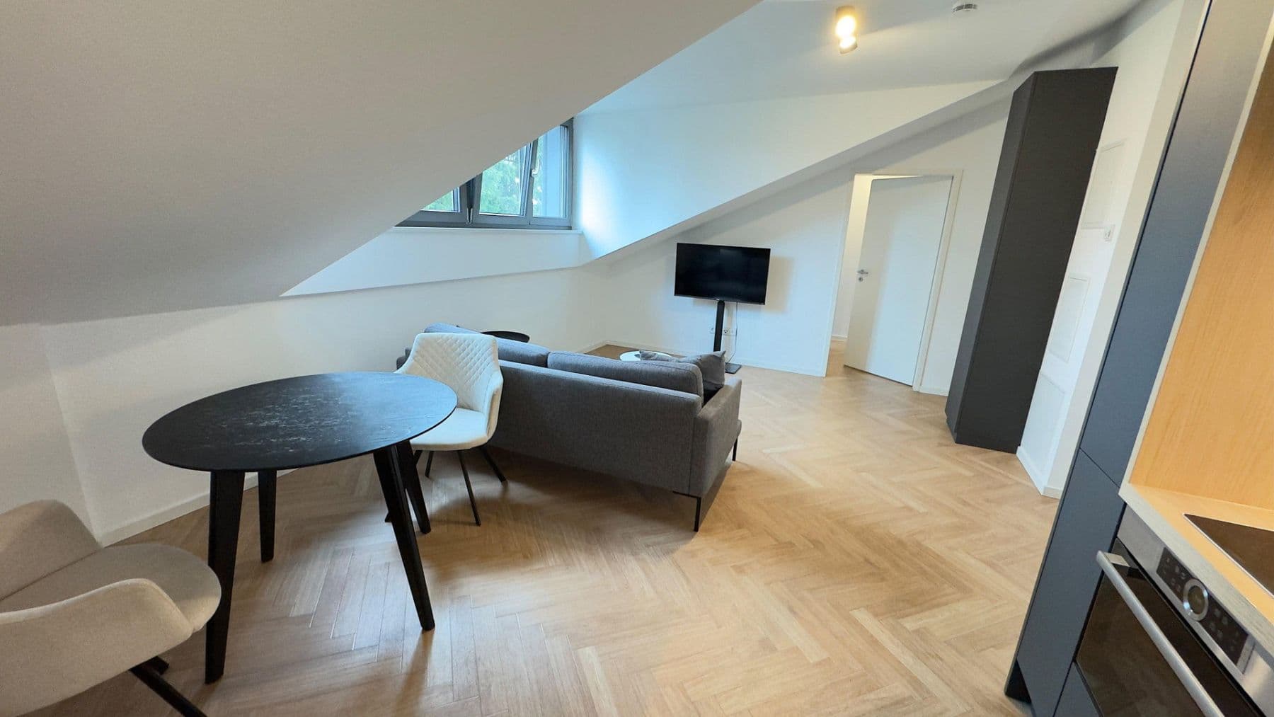 Prenájom bytu 2-izbový 32 m², Stümpflingstrasse 5, München, Bavorsko Prenájom bytu 2-izbový 32 m², Stümpflingstrasse 5, München, Bavorsko