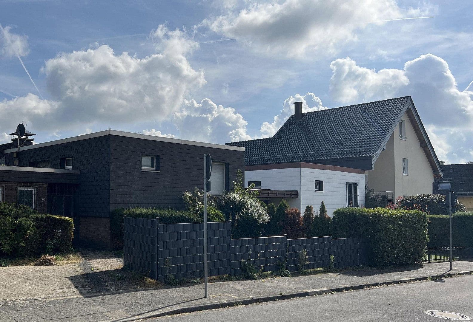 Predaj domu 156 m², pozemok 702 m², Leverkusen, Severné Porýnie - Westfálsko Predaj domu 156 m², pozemok 702 m², Leverkusen, Severné Porýnie - Westfálsko