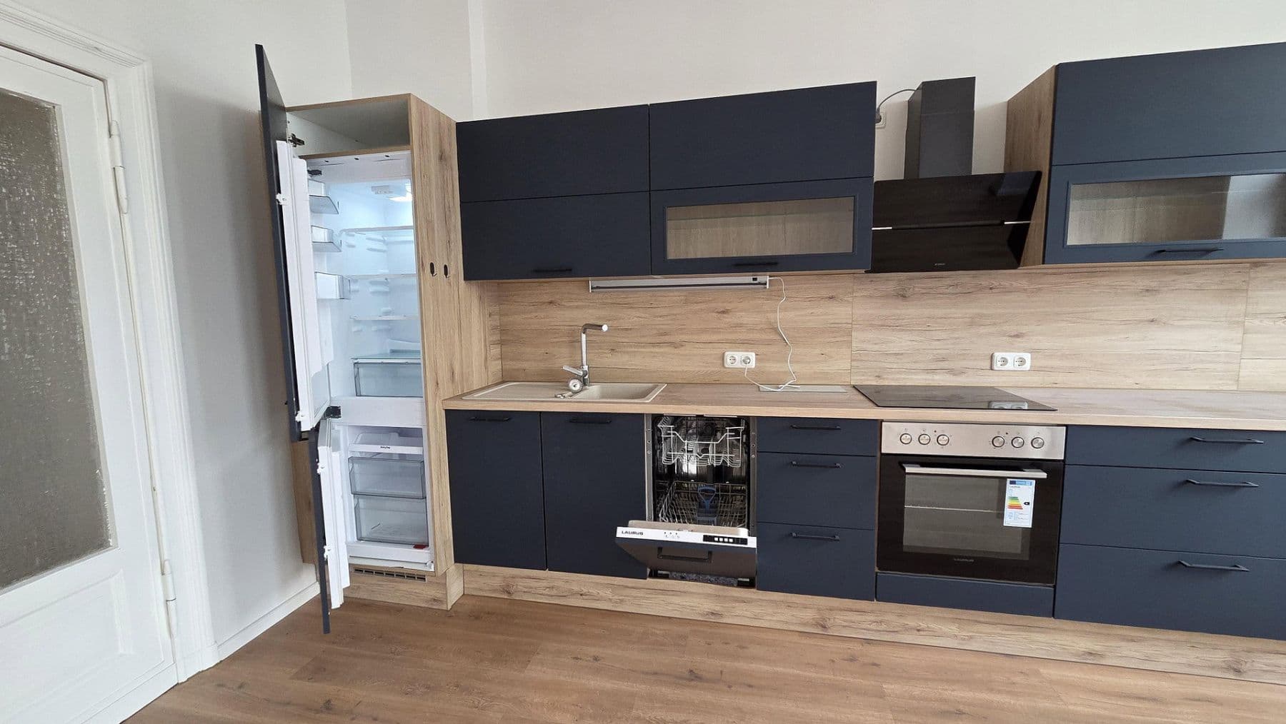 Prenájom bytu 2-izbový 62 m², Magdeburg, Sasko-Anhaltsko Prenájom bytu 2-izbový 62 m², Magdeburg, Sasko-Anhaltsko