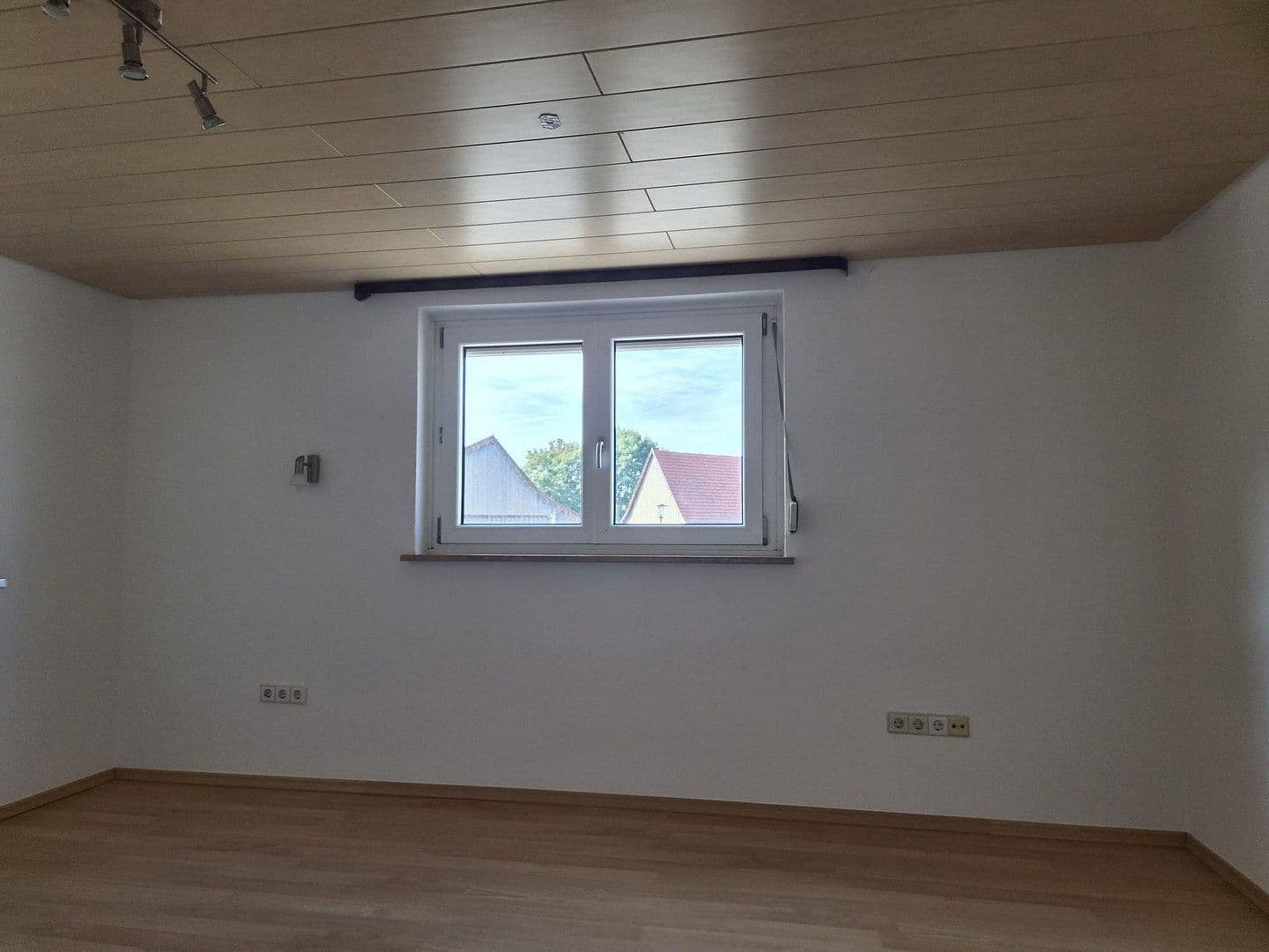 Prenájom domu 190 m², pozemok 800 m², Dietingen, Bádensko-Wurttembersko Prenájom domu 190 m², pozemok 800 m², Dietingen, Bádensko-Wurttembersko