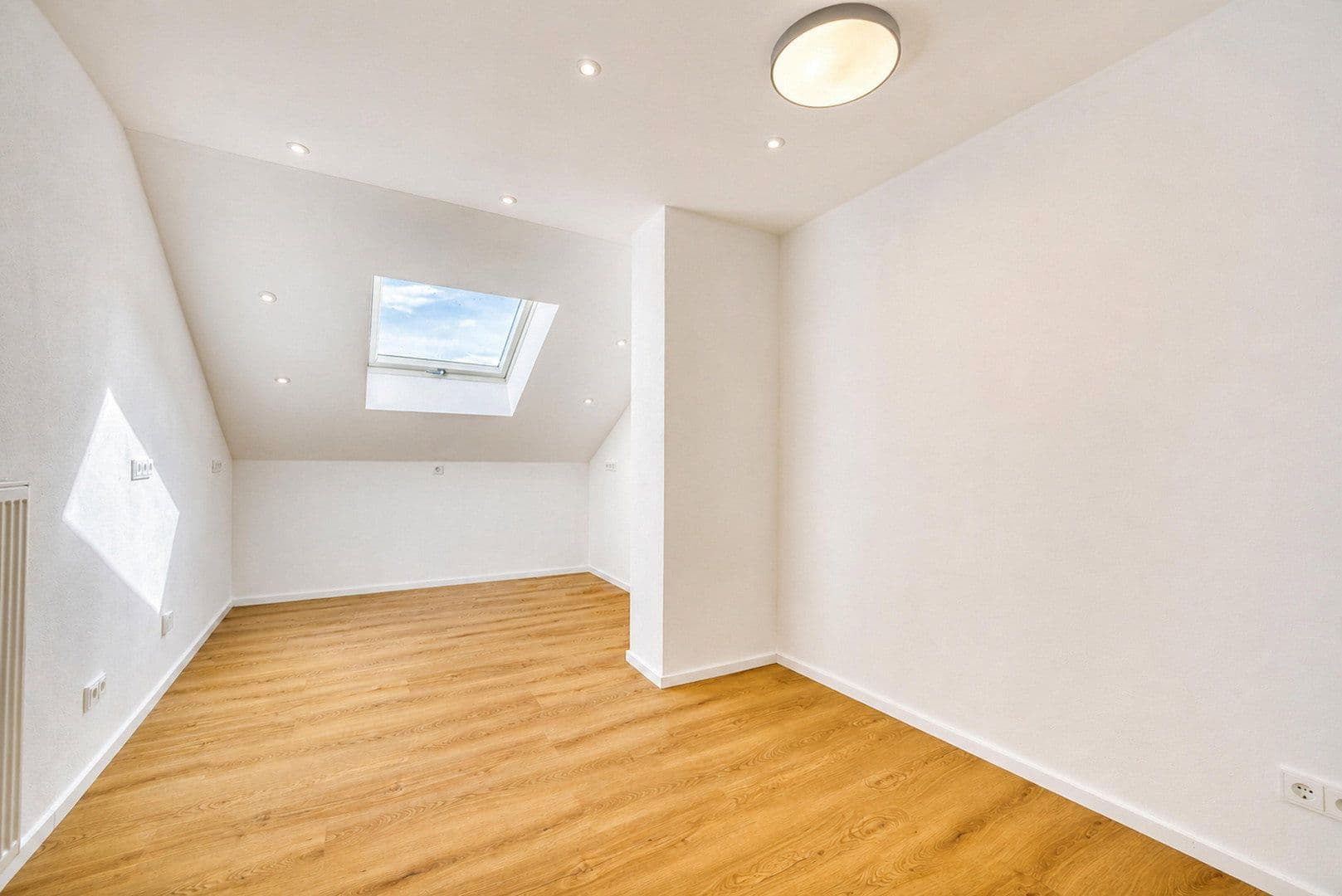 Predaj bytu 4-izbový 99 m², Dr.-Bergmeisterstraße 43, Pfaffenhofen an der Ilm, Bavorsko Predaj bytu 4-izbový 99 m², Dr.-Bergmeisterstraße 43, Pfaffenhofen an der Ilm, Bavorsko