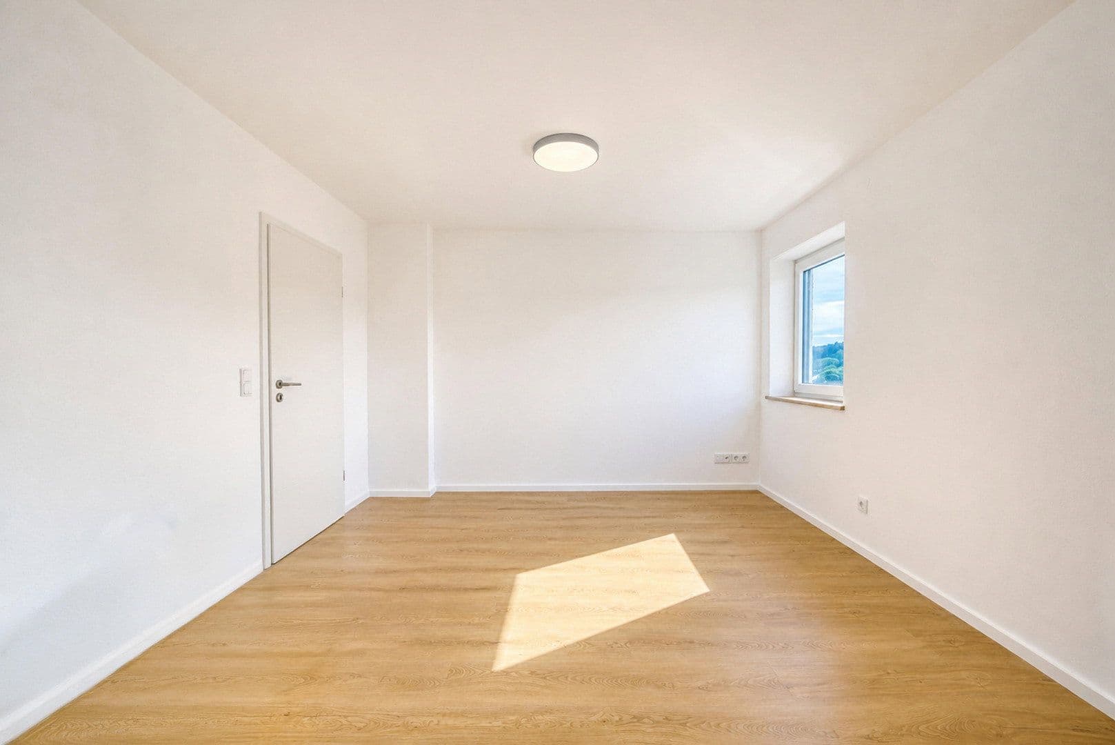 Predaj bytu 4-izbový 99 m², Dr.-Bergmeisterstraße 43, Pfaffenhofen an der Ilm, Bavorsko Predaj bytu 4-izbový 99 m², Dr.-Bergmeisterstraße 43, Pfaffenhofen an der Ilm, Bavorsko