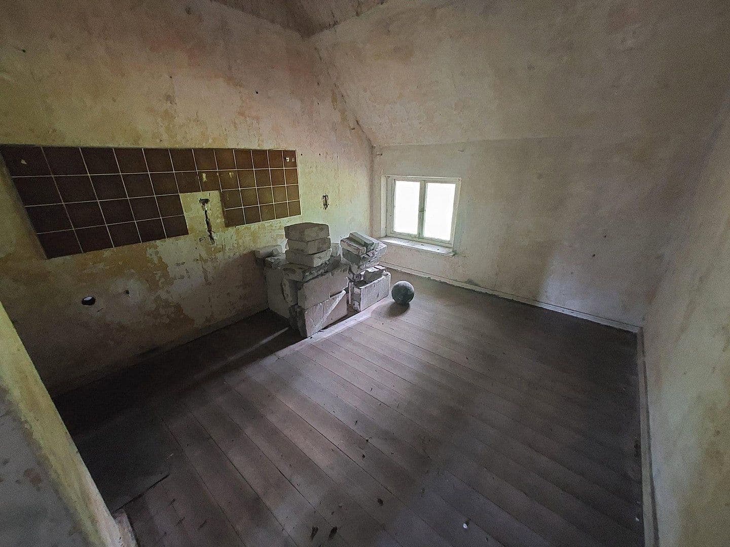 Predaj domu 200 m², pozemok 882 m², Grenzstraße 13, Zetel, Dolné Sasko Predaj domu 200 m², pozemok 882 m², Grenzstraße 13, Zetel, Dolné Sasko