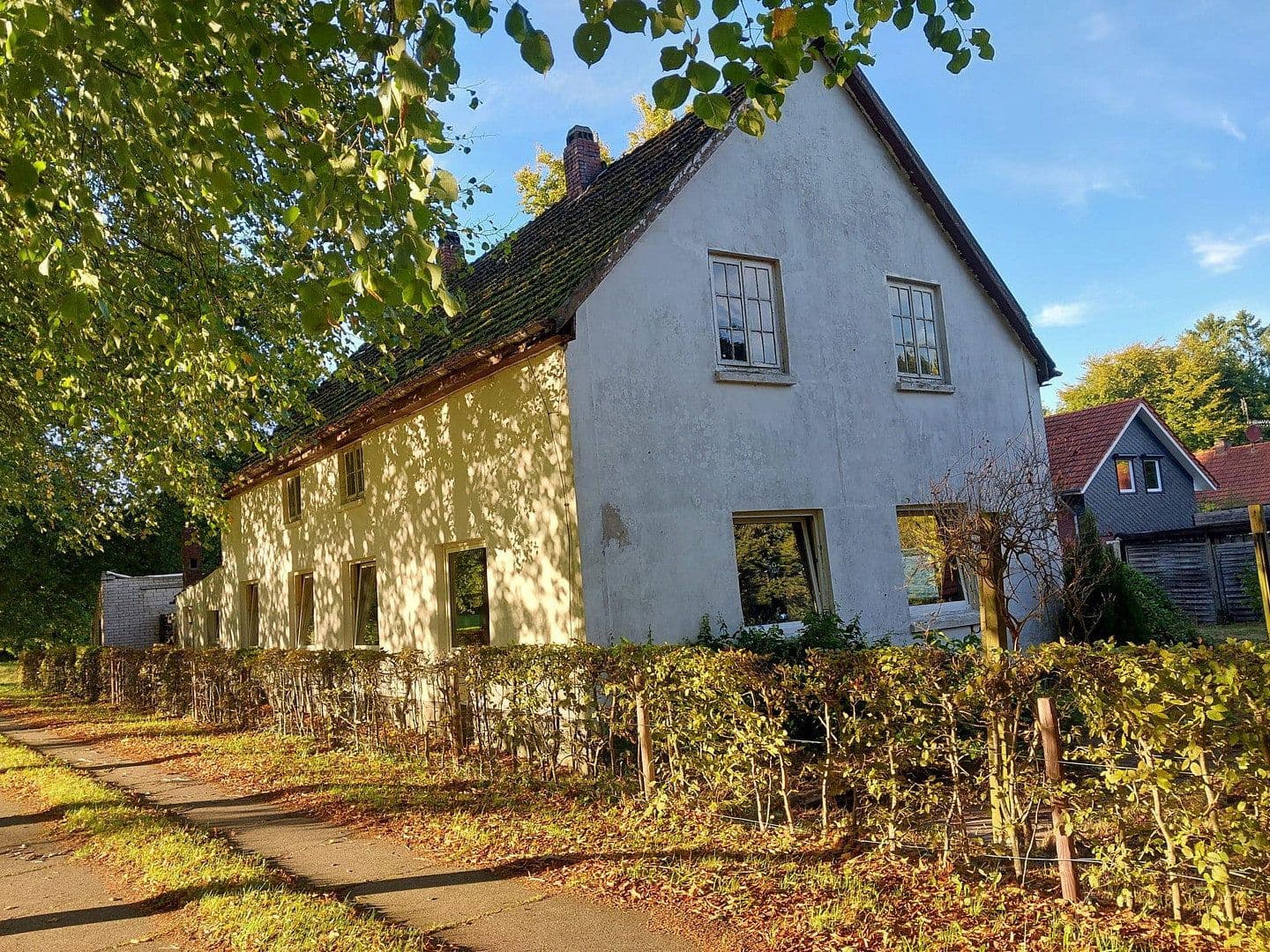 Predaj domu 200 m², pozemok 882 m², Grenzstraße 13, Zetel, Dolné Sasko Predaj domu 200 m², pozemok 882 m², Grenzstraße 13, Zetel, Dolné Sasko