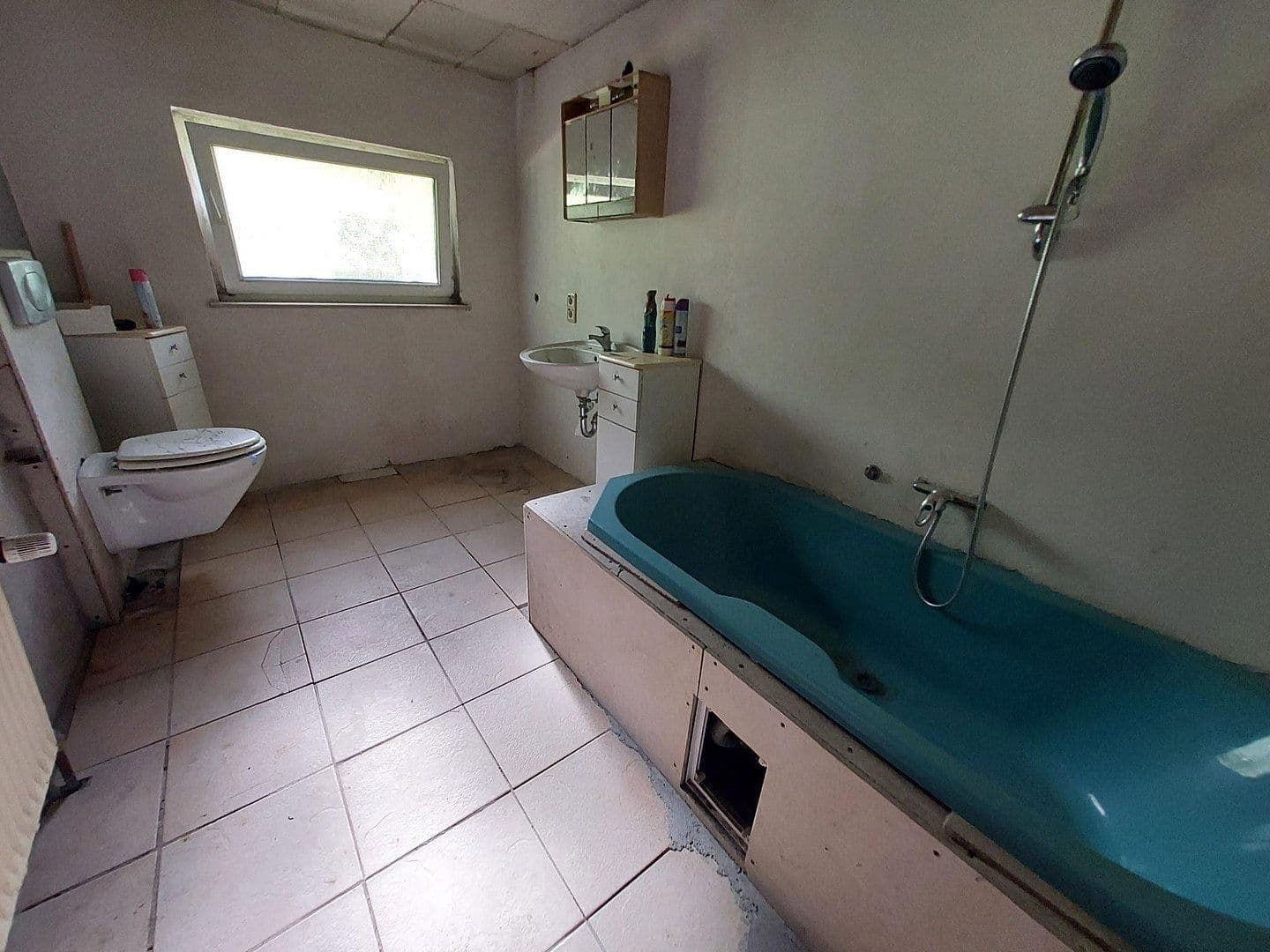 Predaj domu 200 m², pozemok 882 m², Grenzstraße 13, Zetel, Dolné Sasko Predaj domu 200 m², pozemok 882 m², Grenzstraße 13, Zetel, Dolné Sasko