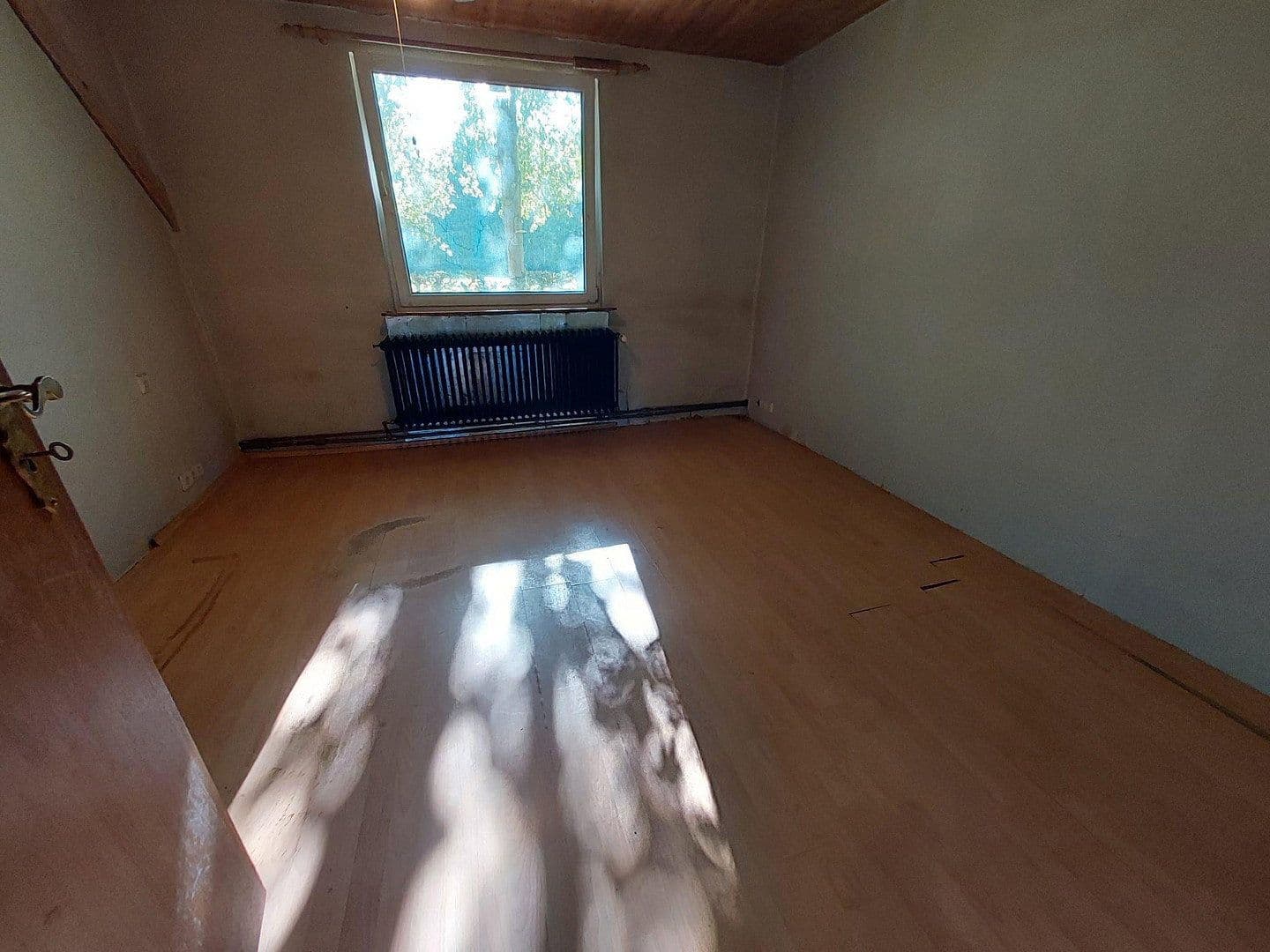 Predaj domu 200 m², pozemok 882 m², Grenzstraße 13, Zetel, Dolné Sasko Predaj domu 200 m², pozemok 882 m², Grenzstraße 13, Zetel, Dolné Sasko