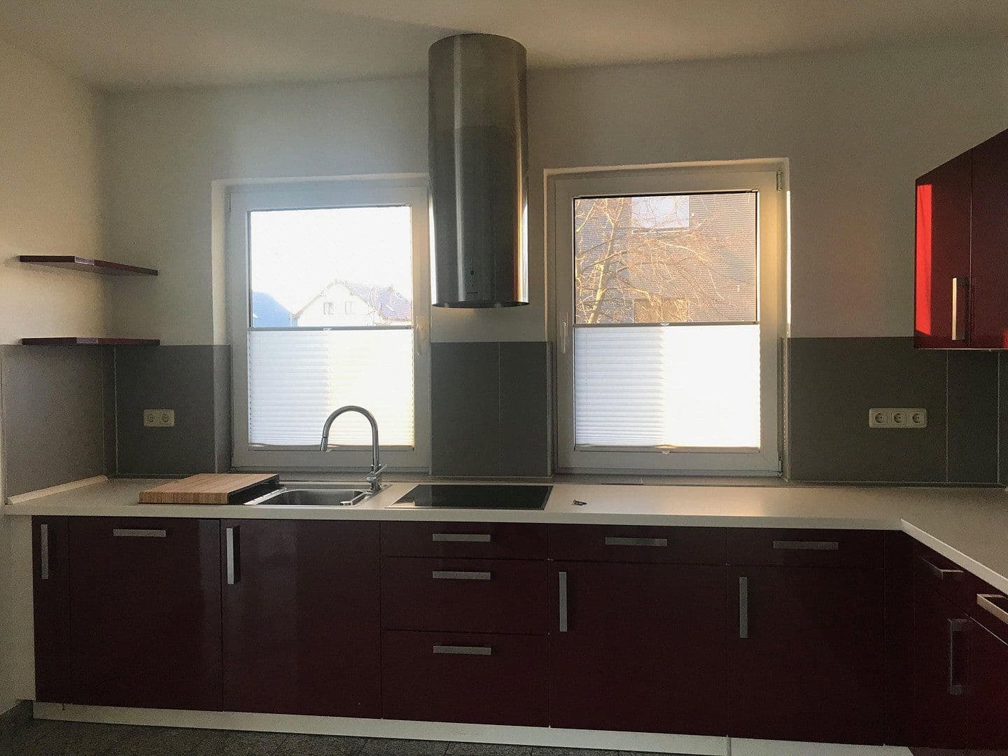Prenájom bytu 3-izbový 150 m², Lützerodaer Weg 8, JENA, Durínsko Prenájom bytu 3-izbový 150 m², Lützerodaer Weg 8, JENA, Durínsko