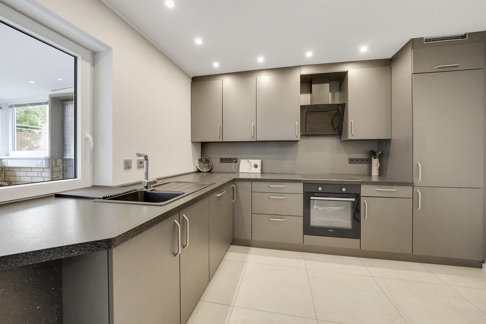 Predaj domu 231 m², pozemok 864 m², Bad Neustadt an der Saale, Bavorsko Predaj domu 231 m², pozemok 864 m², Bad Neustadt an der Saale, Bavorsko