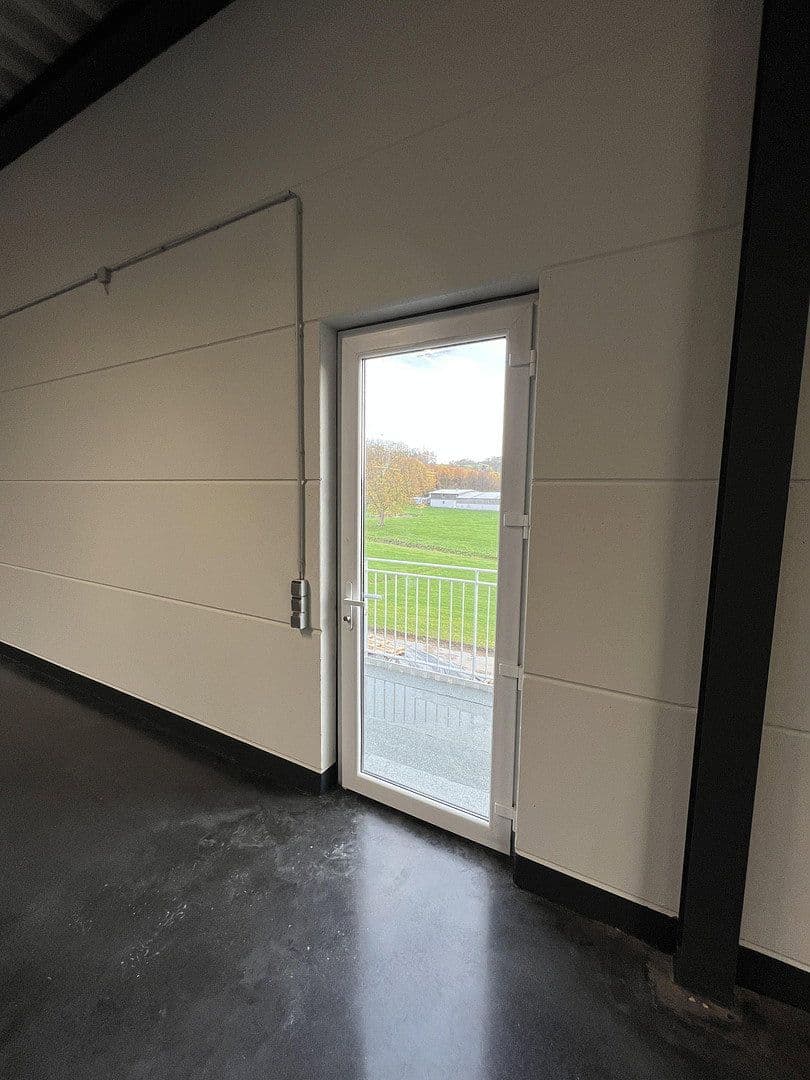 Prenájom nebytového priestoru 776 m², Lohmar, Severné Porýnie - Westfálsko Prenájom nebytového priestoru 776 m², Lohmar, Severné Porýnie - Westfálsko