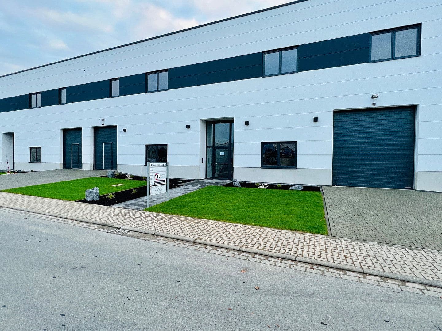 Prenájom nebytového priestoru 776 m², Lohmar, Severné Porýnie - Westfálsko Prenájom nebytového priestoru 776 m², Lohmar, Severné Porýnie - Westfálsko