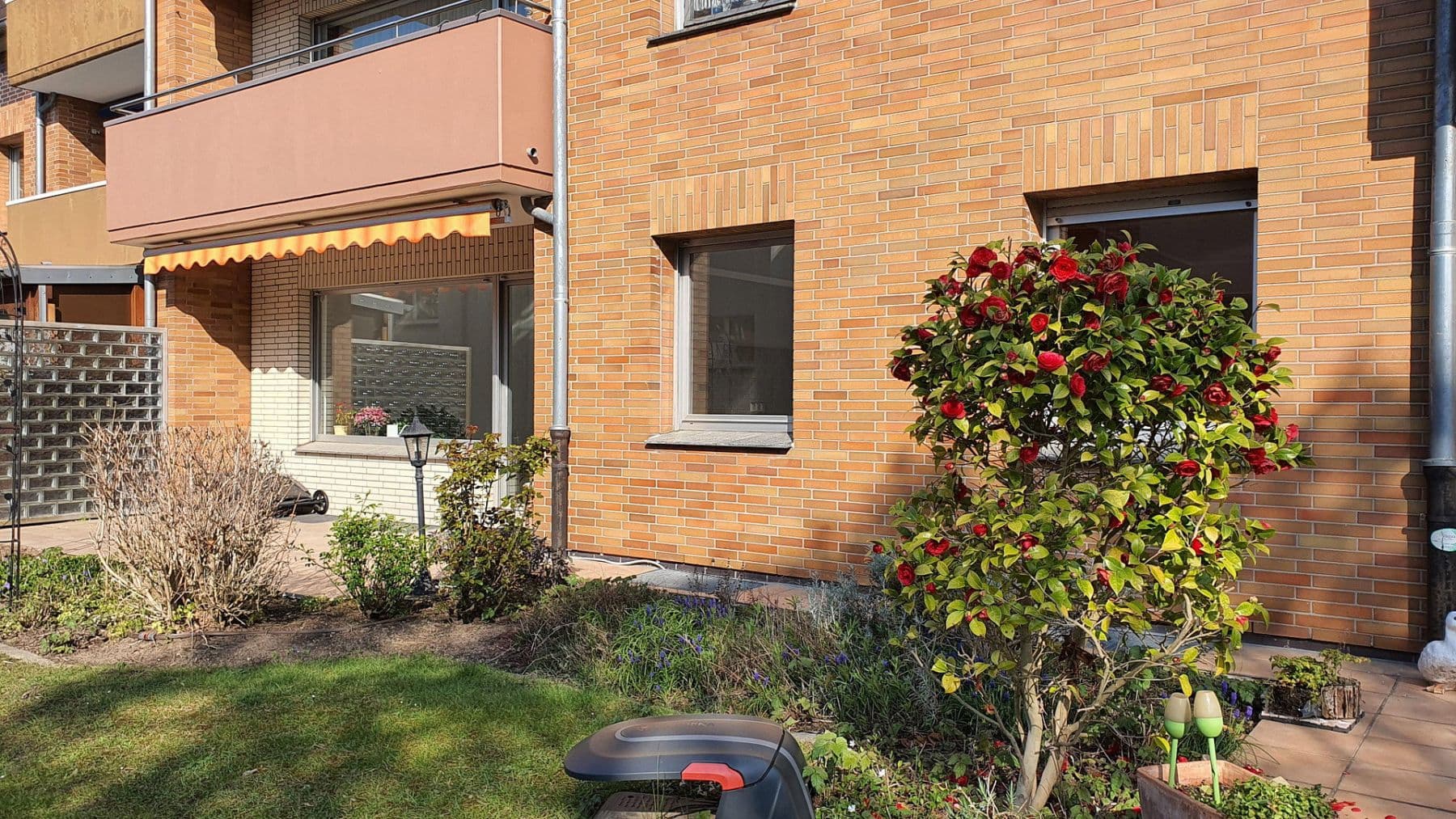 Prenájom bytu 4-izbový 130 m², Duisburg, Severné Porýnie - Westfálsko Prenájom bytu 4-izbový 130 m², Duisburg, Severné Porýnie - Westfálsko