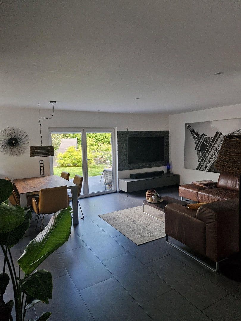Predaj domu 129 m², pozemok 200 m², Wickererstraße 59i, Flörsheim, Hesensko Predaj domu 129 m², pozemok 200 m², Wickererstraße 59i, Flörsheim, Hesensko