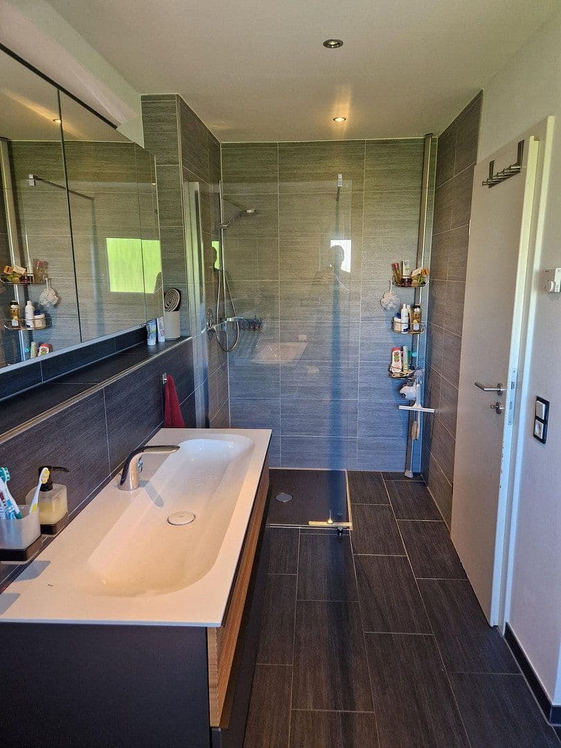 Predaj domu 129 m², pozemok 200 m², Wickererstraße 59i, Flörsheim, Hesensko Predaj domu 129 m², pozemok 200 m², Wickererstraße 59i, Flörsheim, Hesensko