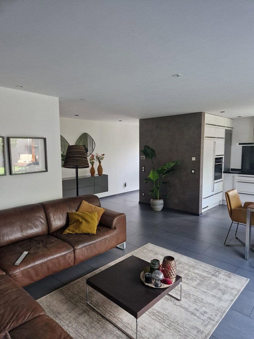 Predaj domu 129 m², pozemok 200 m², Wickererstraße 59i, Flörsheim, Hesensko Predaj domu 129 m², pozemok 200 m², Wickererstraße 59i, Flörsheim, Hesensko