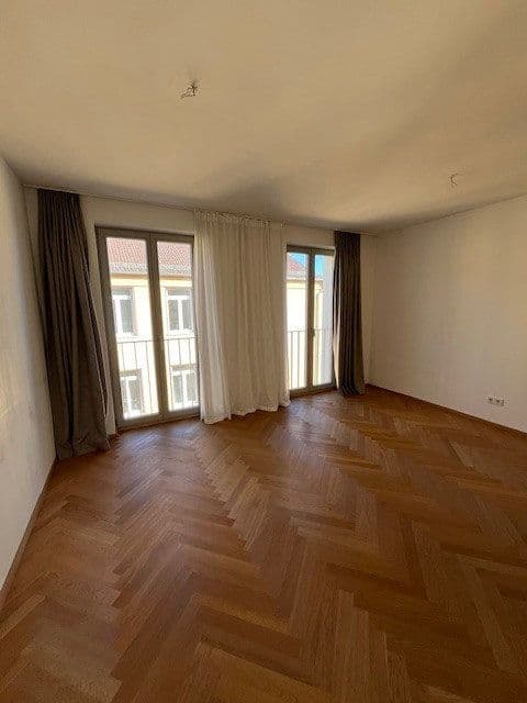 Prenájom bytu 1-izbový 32 m², Hinter der Schönen Aussicht 7, Frankfurt am Main, Hesensko Prenájom bytu 1-izbový 32 m², Hinter der Schönen Aussicht 7, Frankfurt am Main, Hesensko