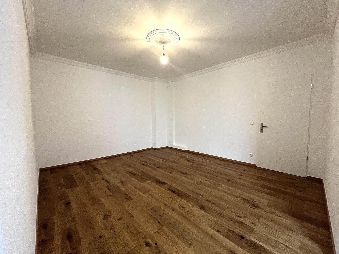 Predaj bytu 3-izbový 92 m², Berlin, Berlín Predaj bytu 3-izbový 92 m², Berlin, Berlín