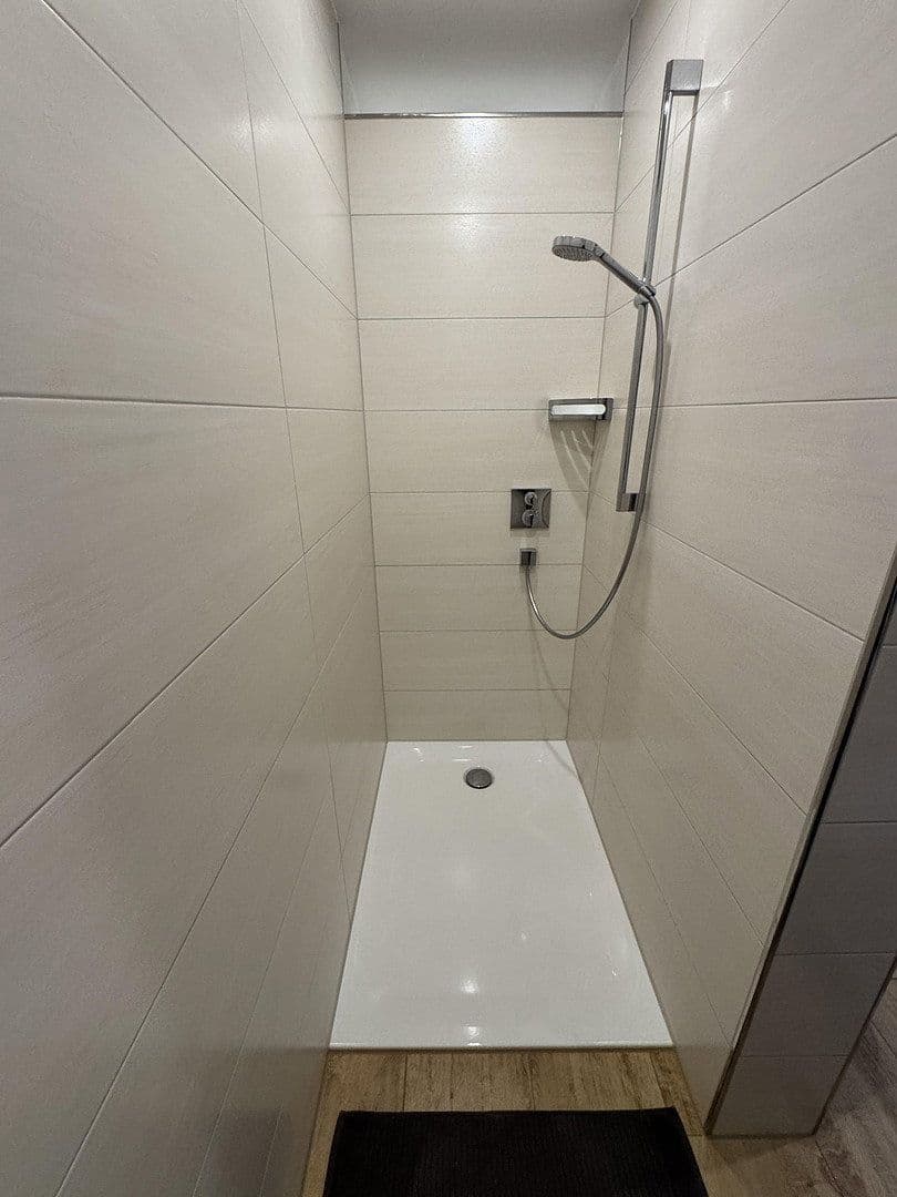 Predaj domu 227 m², pozemok 639 m², Laupheim, Bádensko-Wurttembersko Predaj domu 227 m², pozemok 639 m², Laupheim, Bádensko-Wurttembersko