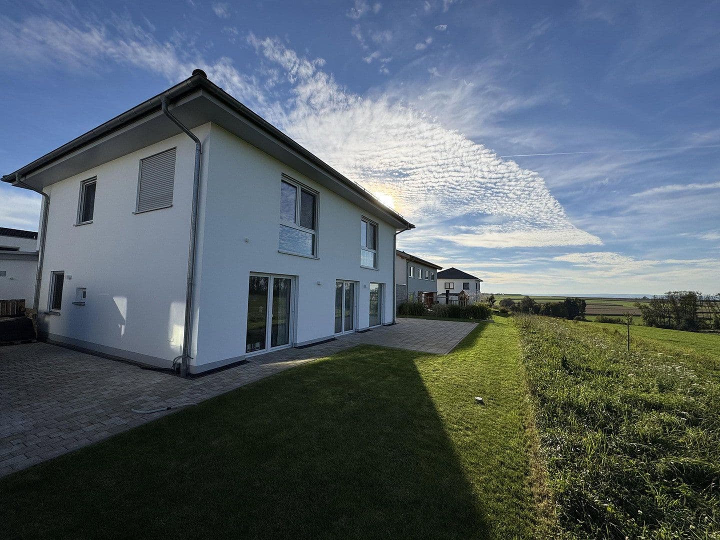 Predaj domu 227 m², pozemok 639 m², Laupheim, Bádensko-Wurttembersko Predaj domu 227 m², pozemok 639 m², Laupheim, Bádensko-Wurttembersko