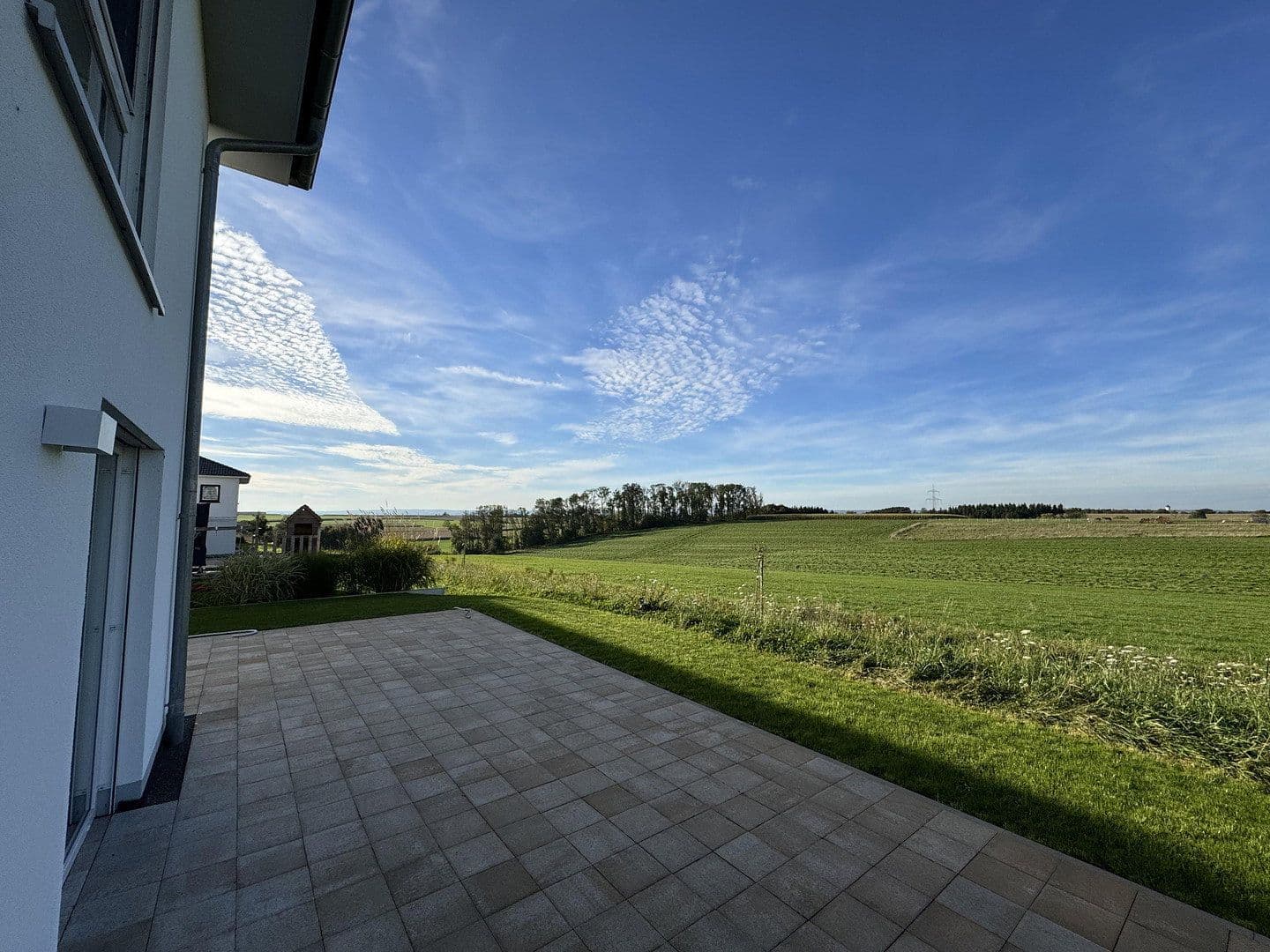 Predaj domu 227 m², pozemok 639 m², Laupheim, Bádensko-Wurttembersko Predaj domu 227 m², pozemok 639 m², Laupheim, Bádensko-Wurttembersko