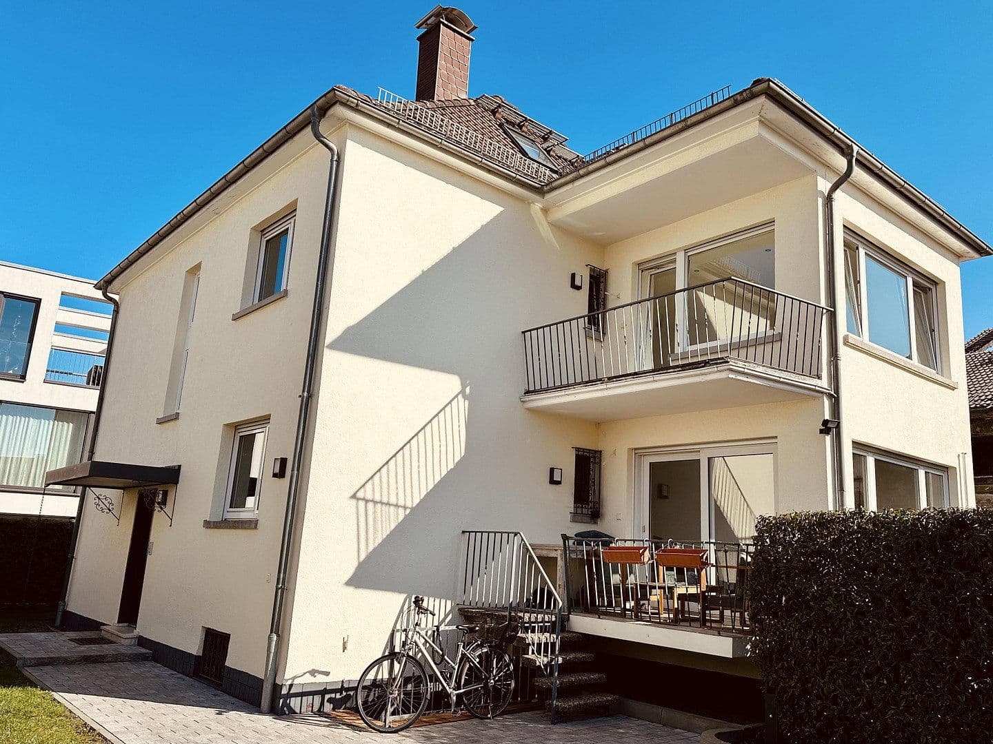 Prenájom bytu 4-izbový 110 m², Mühlheim am Main, Hesensko Prenájom bytu 4-izbový 110 m², Mühlheim am Main, Hesensko