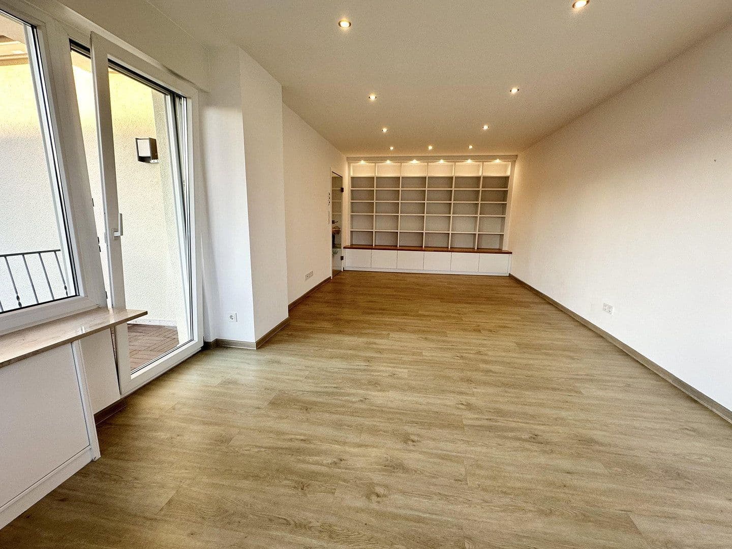 Prenájom bytu 4-izbový 110 m², Mühlheim am Main, Hesensko Prenájom bytu 4-izbový 110 m², Mühlheim am Main, Hesensko