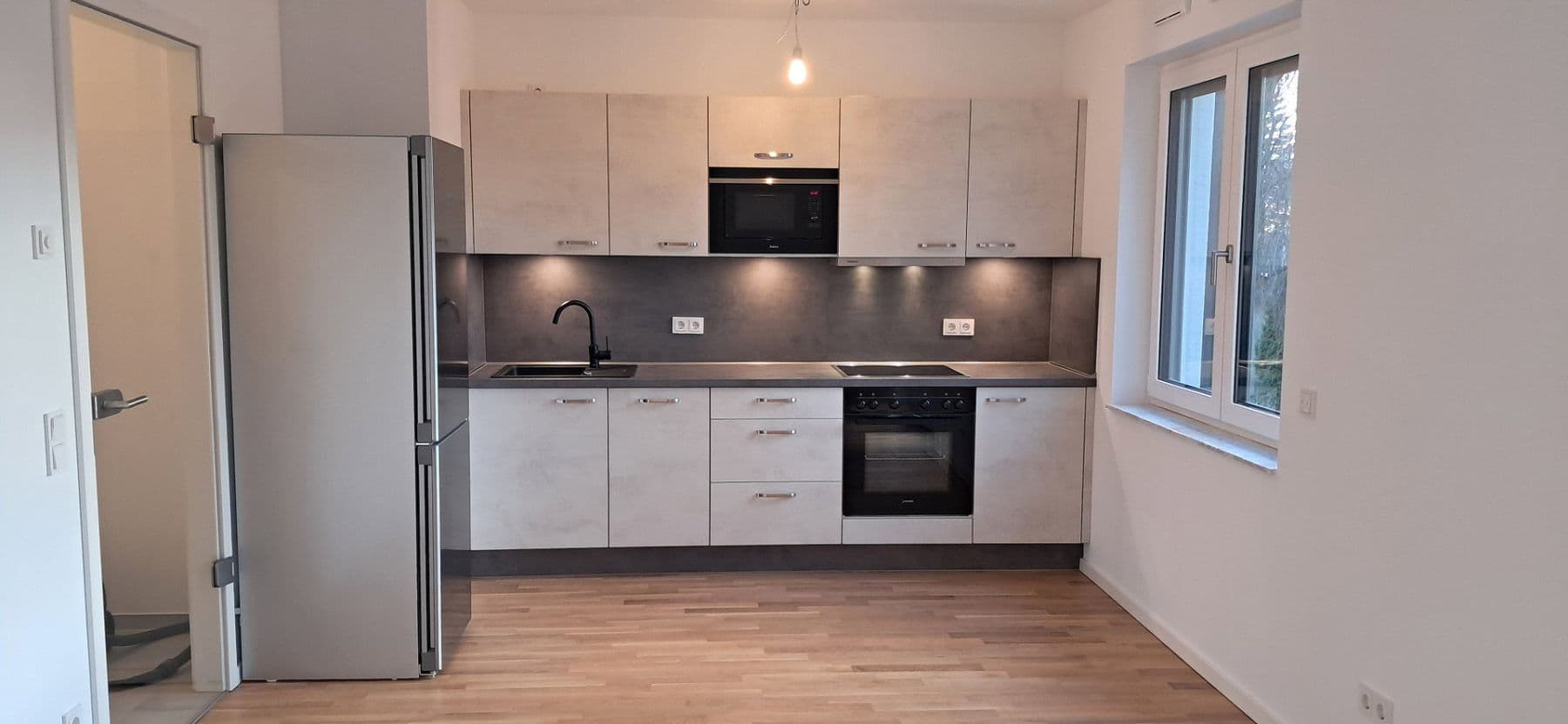 Prenájom bytu 2-izbový 51 m², Locher Str. 21, Solingen, Severné Porýnie - Westfálsko Prenájom bytu 2-izbový 51 m², Locher Str. 21, Solingen, Severné Porýnie - Westfálsko