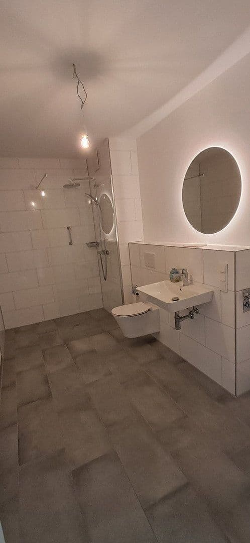 Prenájom bytu 2-izbový 51 m², Locher Str. 21, Solingen, Severné Porýnie - Westfálsko Prenájom bytu 2-izbový 51 m², Locher Str. 21, Solingen, Severné Porýnie - Westfálsko