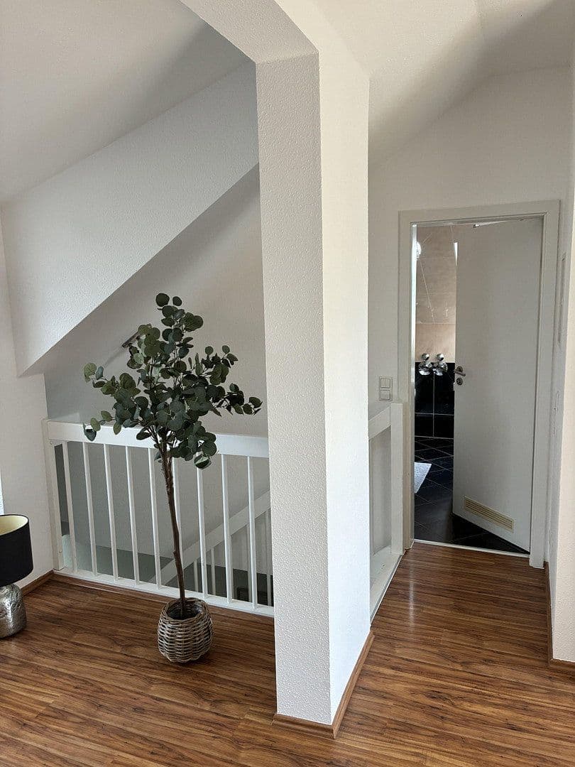 Prenájom bytu 3-izbový 80 m², Maxim-Gorki-Str., Dresden, Sasko Prenájom bytu 3-izbový 80 m², Maxim-Gorki-Str., Dresden, Sasko