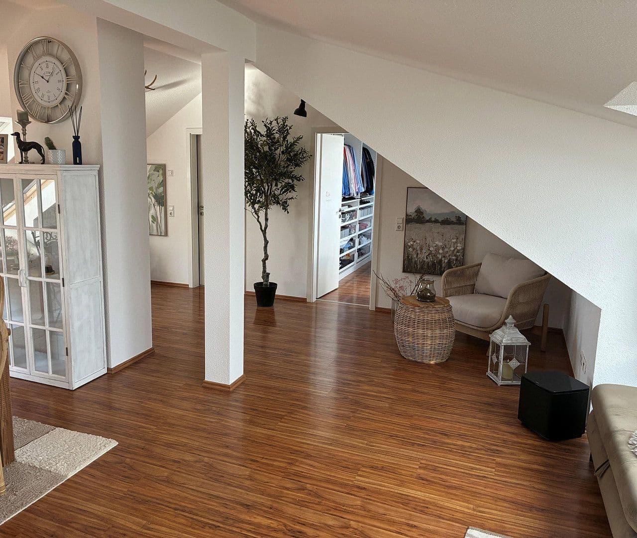 Prenájom bytu 3-izbový 80 m², Maxim-Gorki-Str., Dresden, Sasko Prenájom bytu 3-izbový 80 m², Maxim-Gorki-Str., Dresden, Sasko