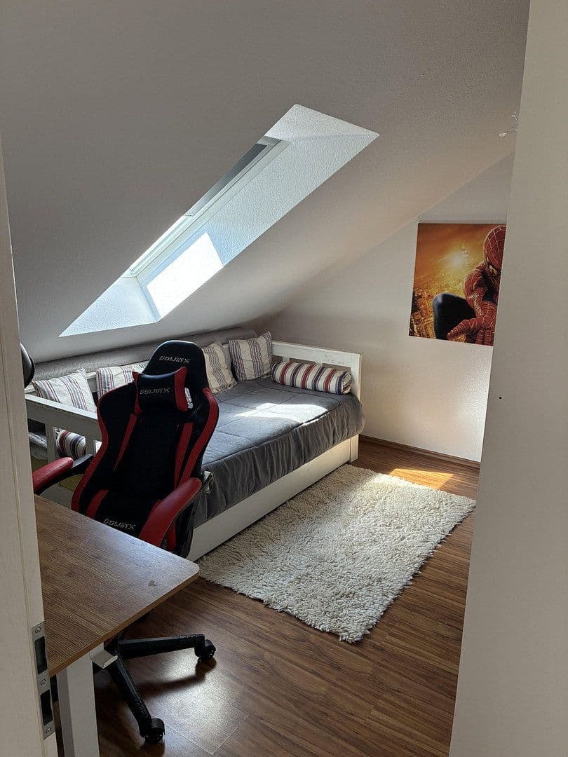 Prenájom bytu 3-izbový 80 m², Maxim-Gorki-Str., Dresden, Sasko Prenájom bytu 3-izbový 80 m², Maxim-Gorki-Str., Dresden, Sasko