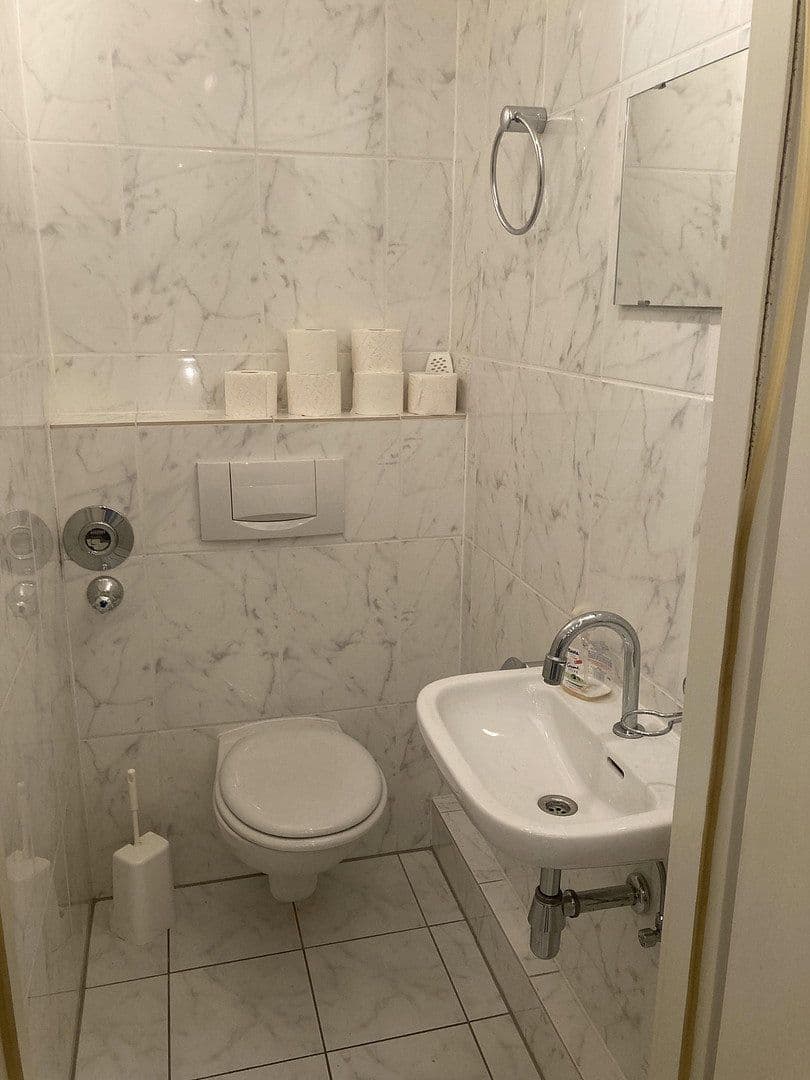 Prenájom bytu 4-izbový 82 m², Wilhelmsplatz 18, Offenbach, Hesensko Prenájom bytu 4-izbový 82 m², Wilhelmsplatz 18, Offenbach, Hesensko