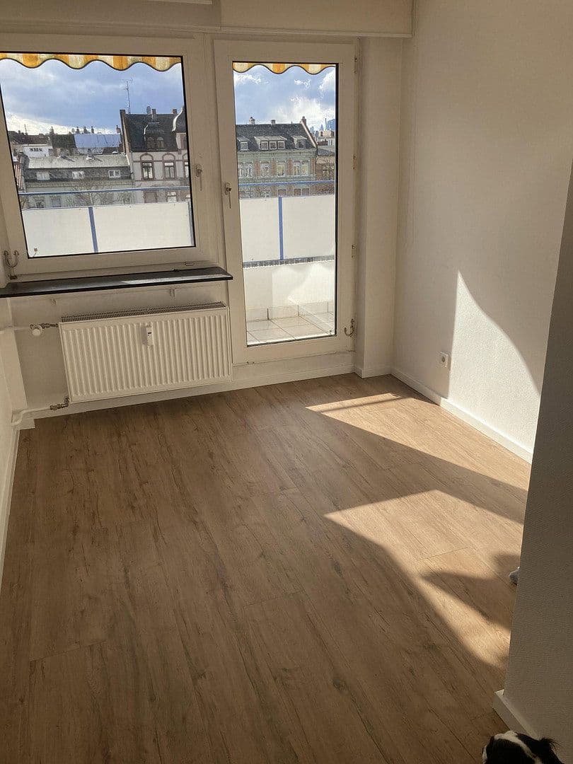 Prenájom bytu 4-izbový 82 m², Wilhelmsplatz 18, Offenbach, Hesensko Prenájom bytu 4-izbový 82 m², Wilhelmsplatz 18, Offenbach, Hesensko