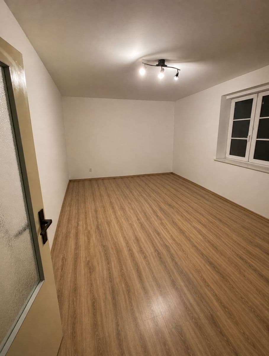 Prenájom bytu 1-izbový 35 m², Františka Palackého, Králíky, Pardubický kraj Prenájom bytu 1-izbový 35 m², Františka Palackého, Králíky, Pardubický kraj