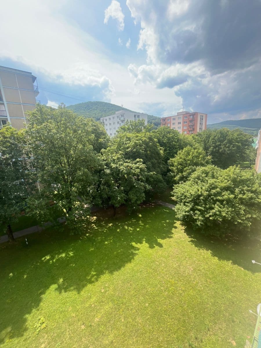 Prenájom bytu 2-izbový 54 m², Štvrť SNP, Trenčianske Teplice, Trenčiansky kraj Prenájom bytu 2-izbový 54 m², Štvrť SNP, Trenčianske Teplice, Trenčiansky kraj