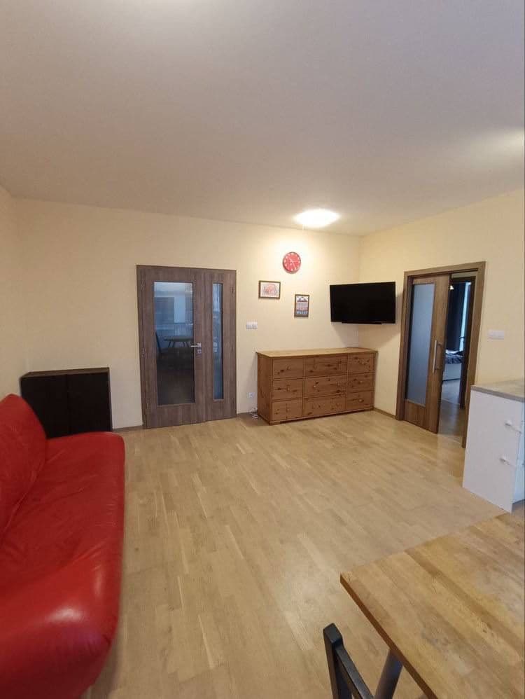 Prenájom bytu 3-izbový 75 m², Učňovská, Praha, Praha Prenájom bytu 3-izbový 75 m², Učňovská, Praha, Praha