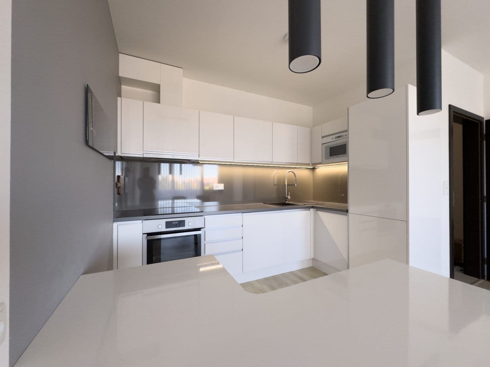 Predaj bytu 2-izbový 65 m², Rudolfa Holeky, Praha, Praha Predaj bytu 2-izbový 65 m², Rudolfa Holeky, Praha, Praha