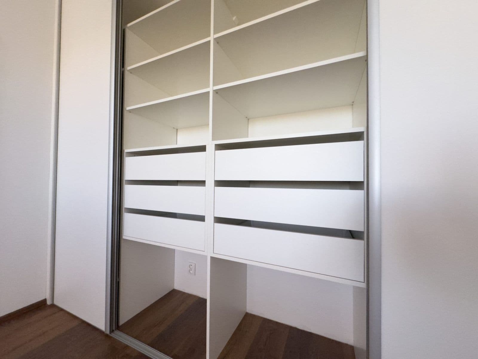 Predaj bytu 2-izbový 65 m², Rudolfa Holeky, Praha, Praha Predaj bytu 2-izbový 65 m², Rudolfa Holeky, Praha, Praha